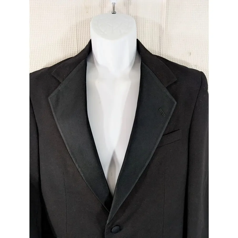 BARRY! LUXE BLACK SATIN LAPEL, ONE BUTTON FRONT TUXEDO JACKET! SIZE 38R
